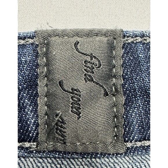 Aura by Wrangler Women's Straight Leg Rhinestone Denim Jeans - Size 30x29.5 - Picture 6 of 7